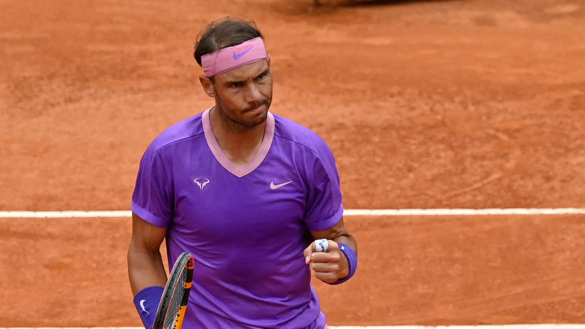 Nadal derrota a Djokovic y ejerce de emperador de la tierra con su Nadal derrota a Djokovic y ejerce de emperador de la tierra con su