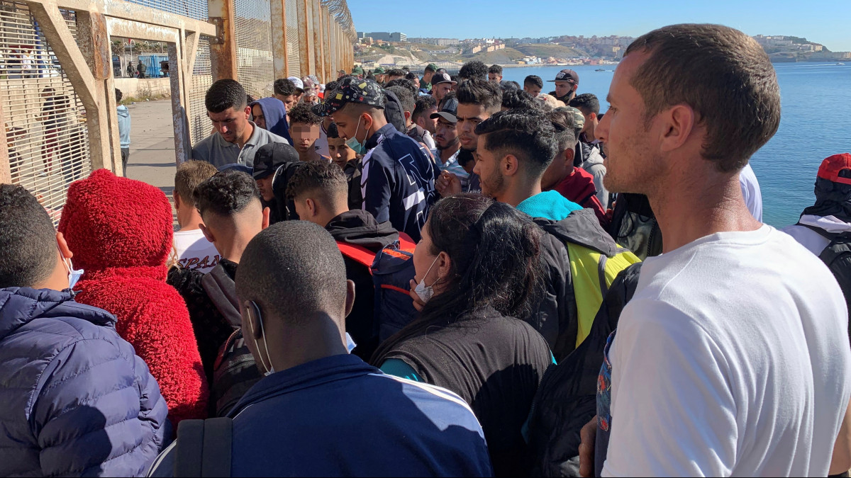 Once casos de covid entre 800 pruebas practicadas en inmigrantes en Ceuta
