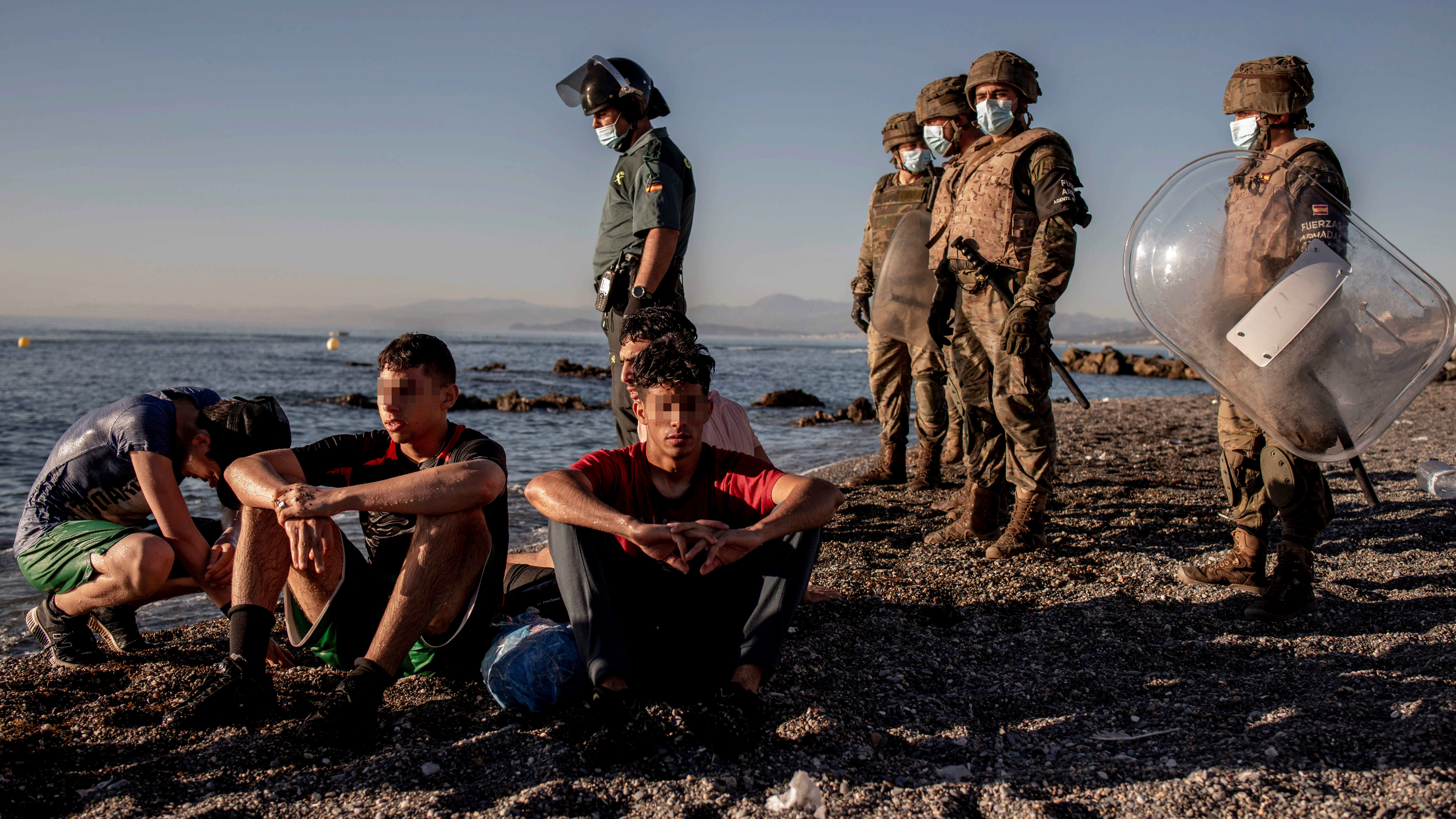 Marruecos engañó a niños para que cruzaran la frontera de Ceuta y ahora sus familias piden ayuda para que regresen