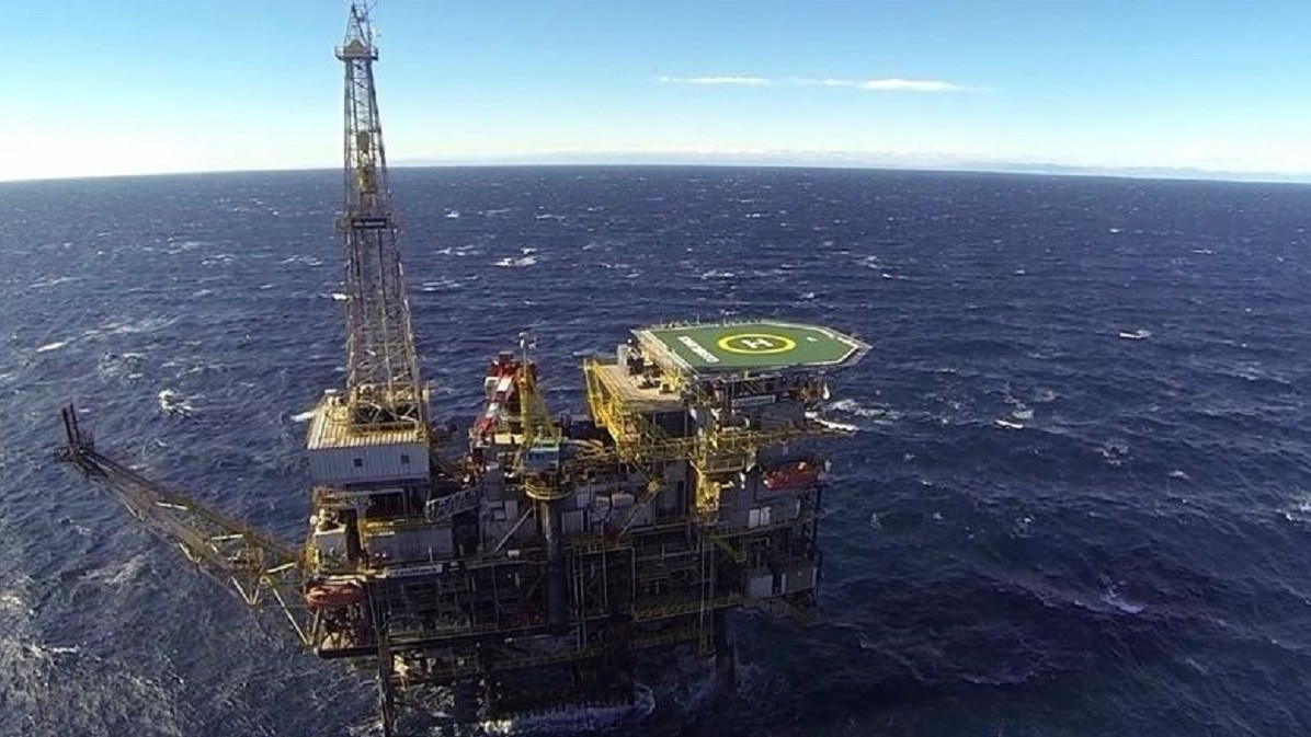 España deja atrás el petróleo con el cierre de la última plataforma de extracción
