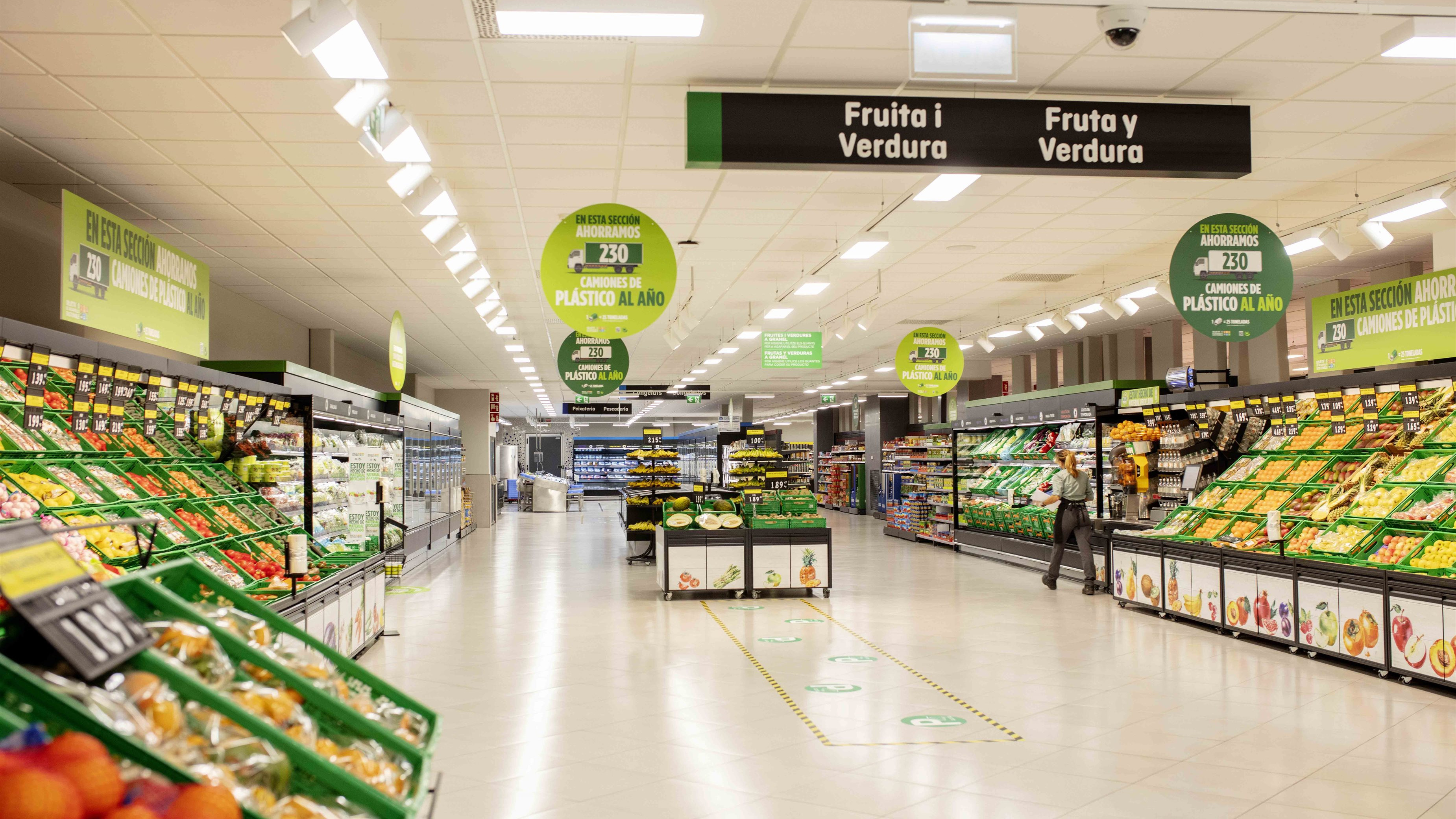 Mercadona vende 27 supermercados por más de cien millones de euros al fondo israelí MDSR