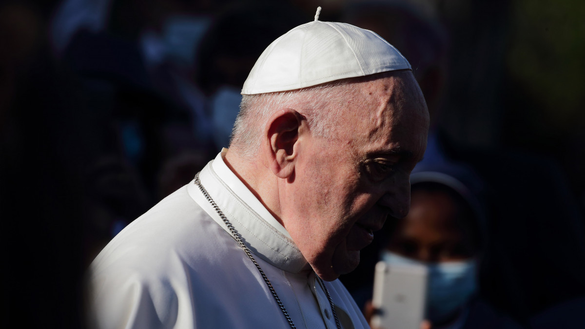 El Papa reaparecerá este domingo y rezará el Ángelus desde la habitación del hospital