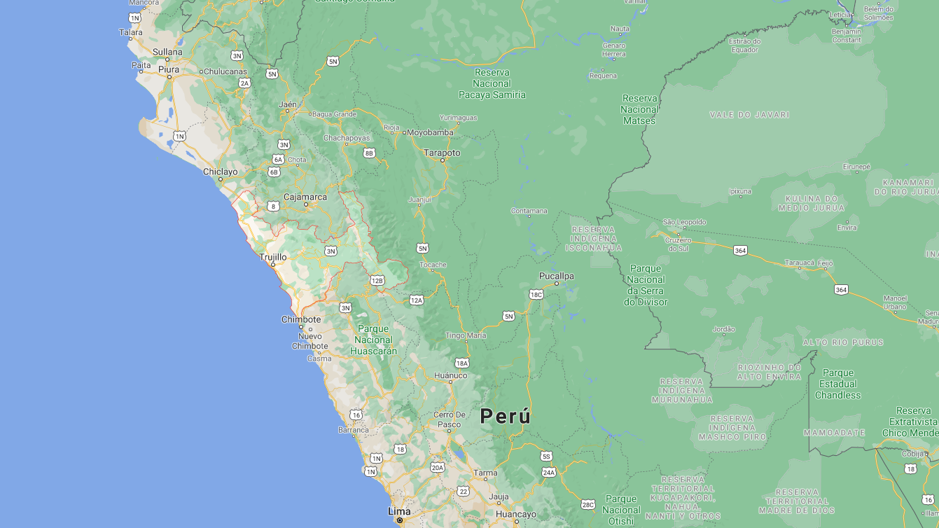 Al menos 17 muertos en la caída de un autobús por un abismo en Perú