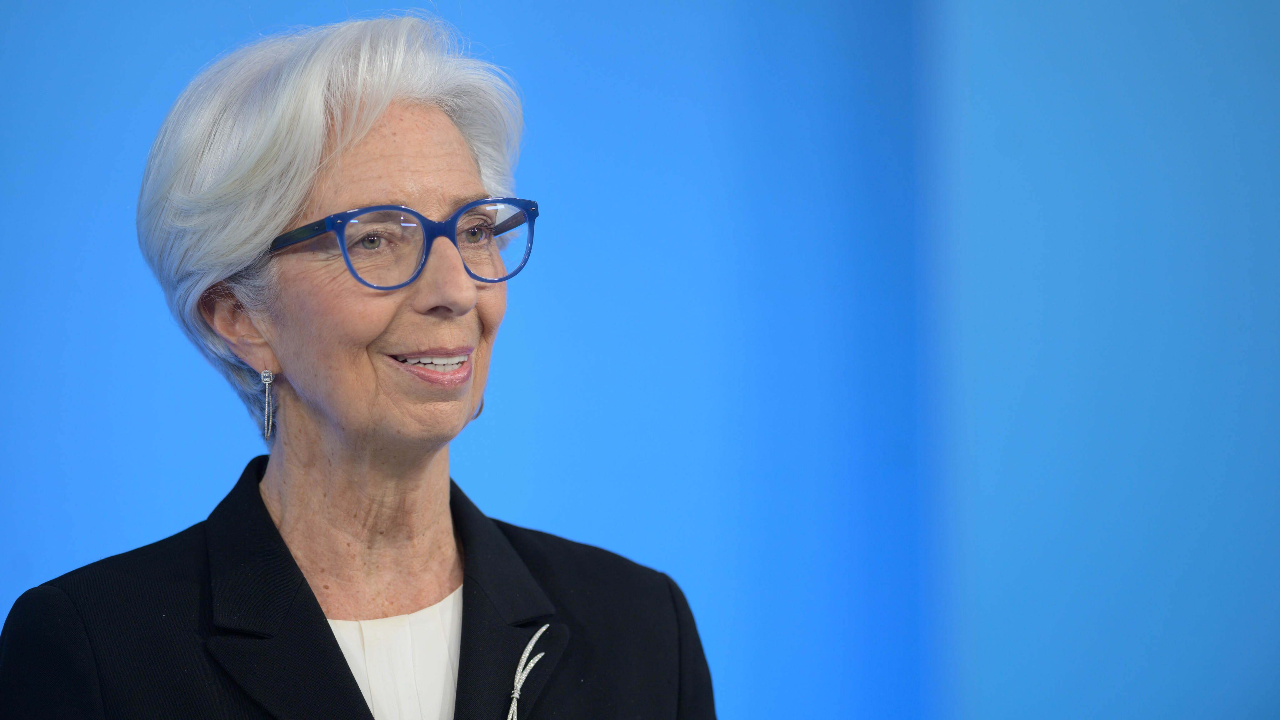 Lagarde adelanta la recuperación de la eurozona, pero sin comprometer el final de los estímulos