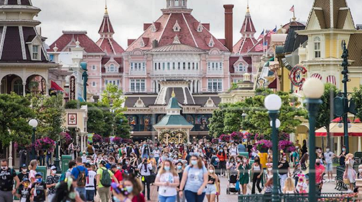 Disneyland París reabre sus puertas tras el cierre más largo de su historia