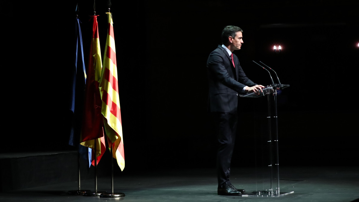 Sánchez usa un poema que recitaron Omnium y ANC antes de la consulta independentista de Artur Màs