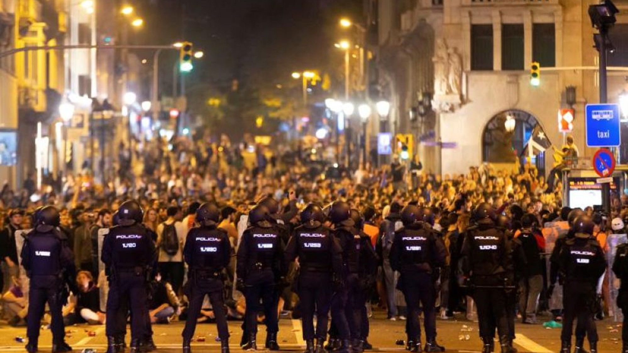 Policías nacionales desplegados en Barcelona