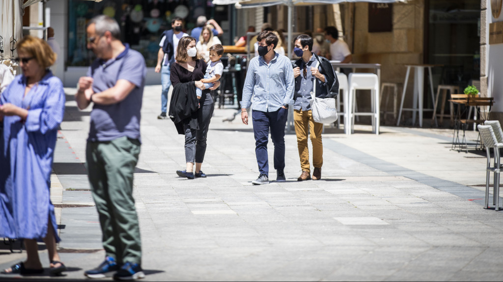 ¿Hay que quitar las mascarillas en exteriores?