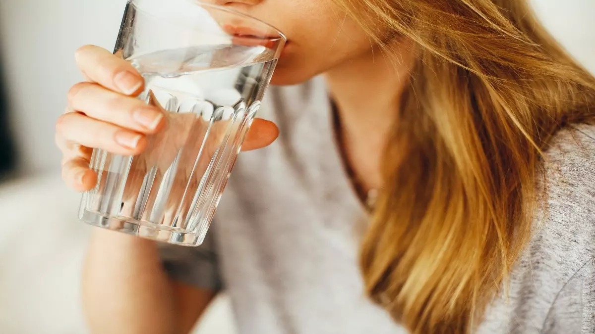 beber riesgos perjudicial hiperhidratacion sobrehhidratacion