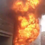 Una fuerte explosión en el Metro de Londres provoca un aparatoso incendio