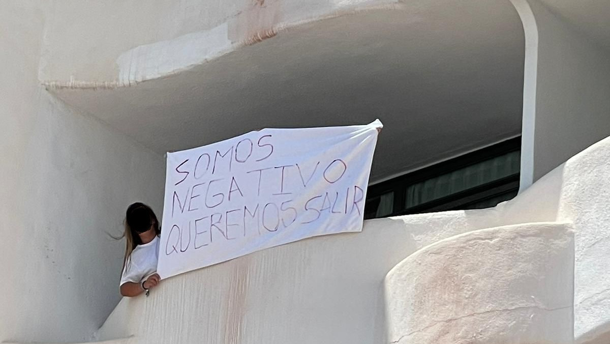 Estudiante gallega confinada en una habitación del hotel Bellver de Mallorca por el macrobrote