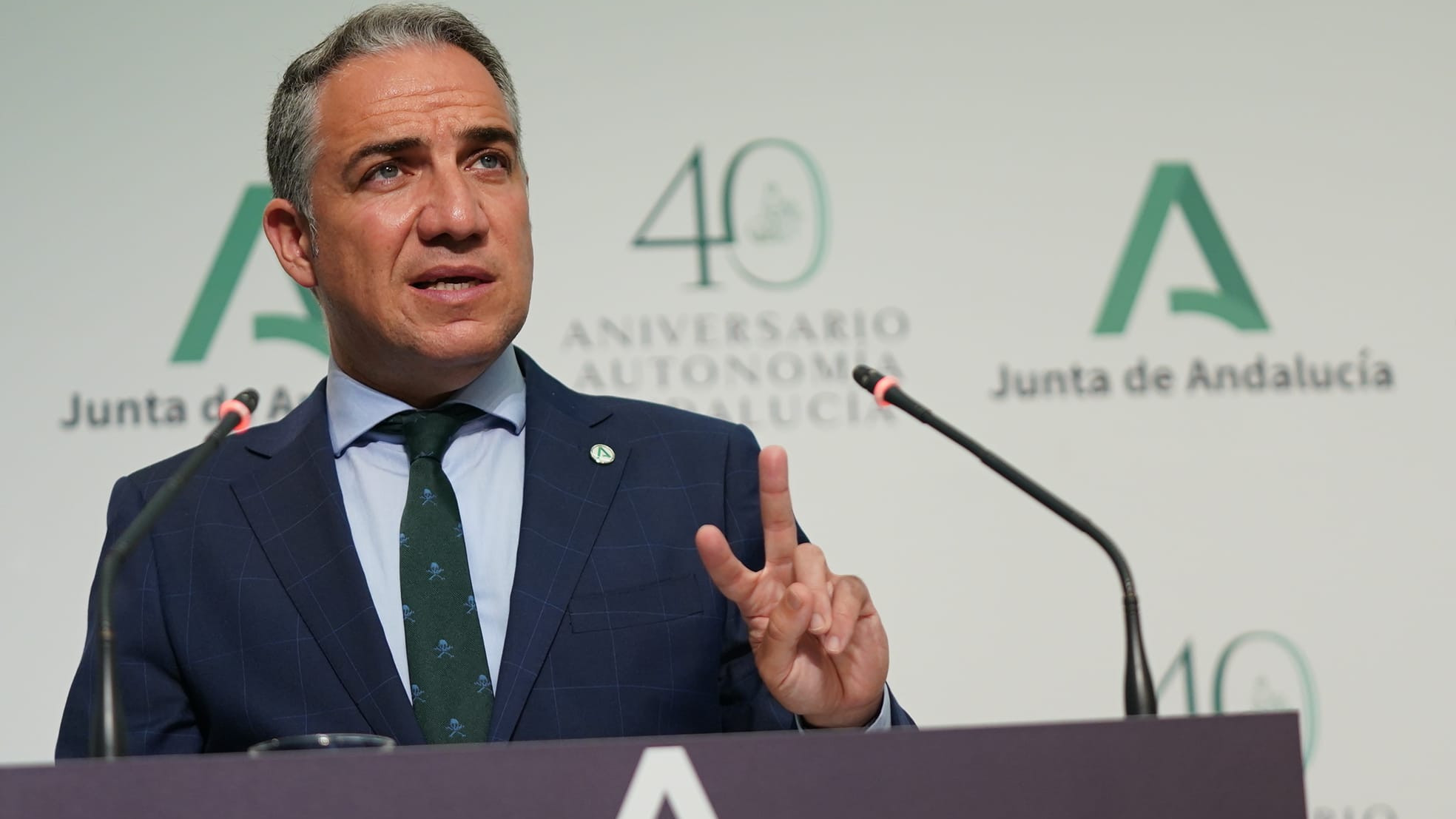 Andalucía insta al Gobierno a impedir que "se frene de golpe" el ritmo de vacunación