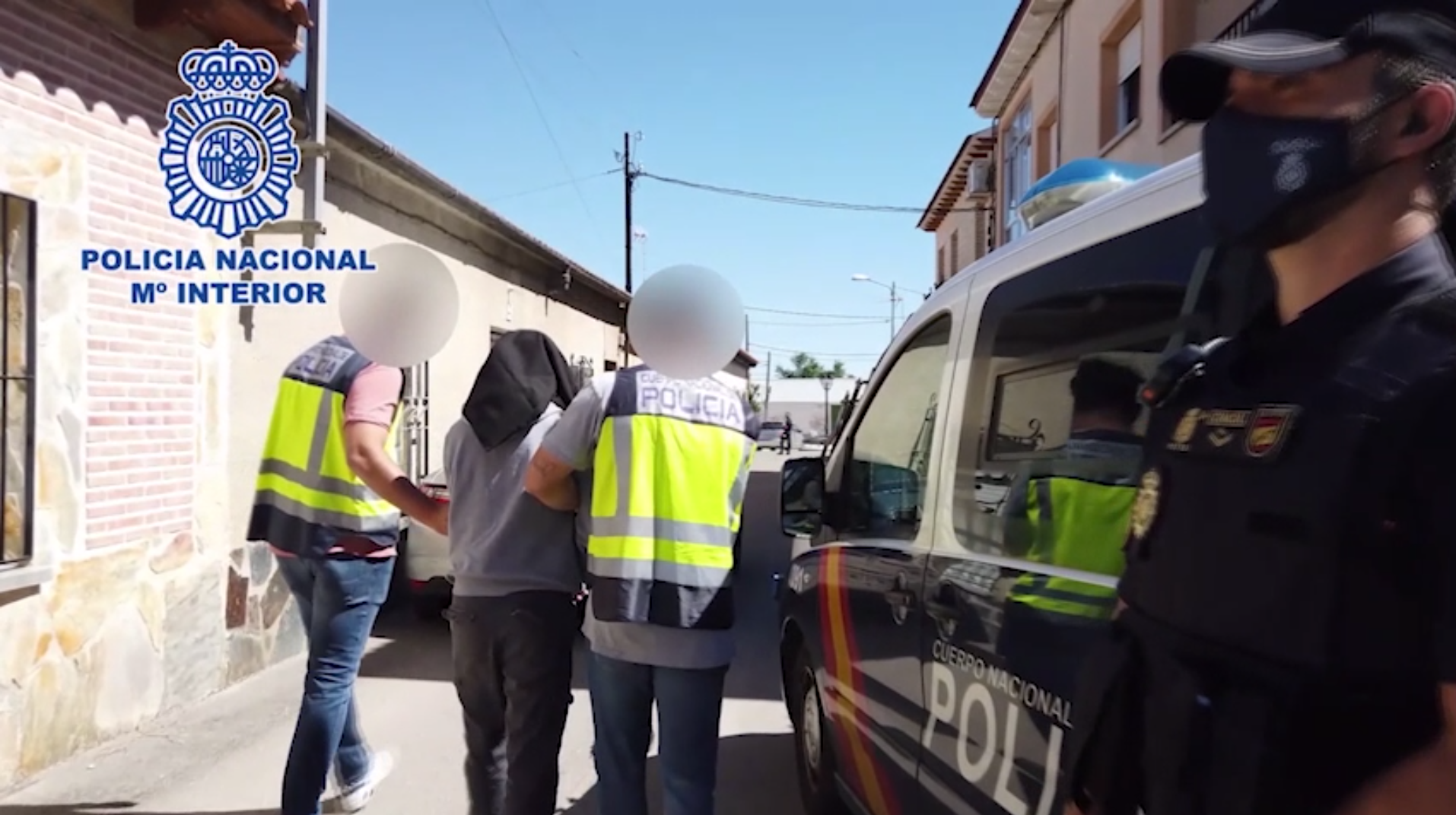 Momento en que la Policía detiene al acusado de yihadismo en Santa Olalla