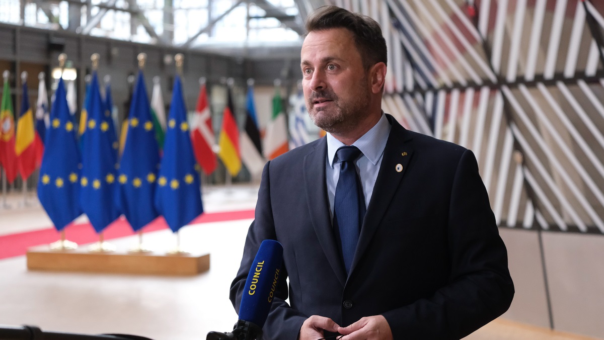 El primer ministro de Luxemburgo está ingresado "grave pero estable" por coronavirus