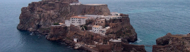 La otra 'memoria': una funeraria exhumará a 54 españoles en peñones junto a Marruecos