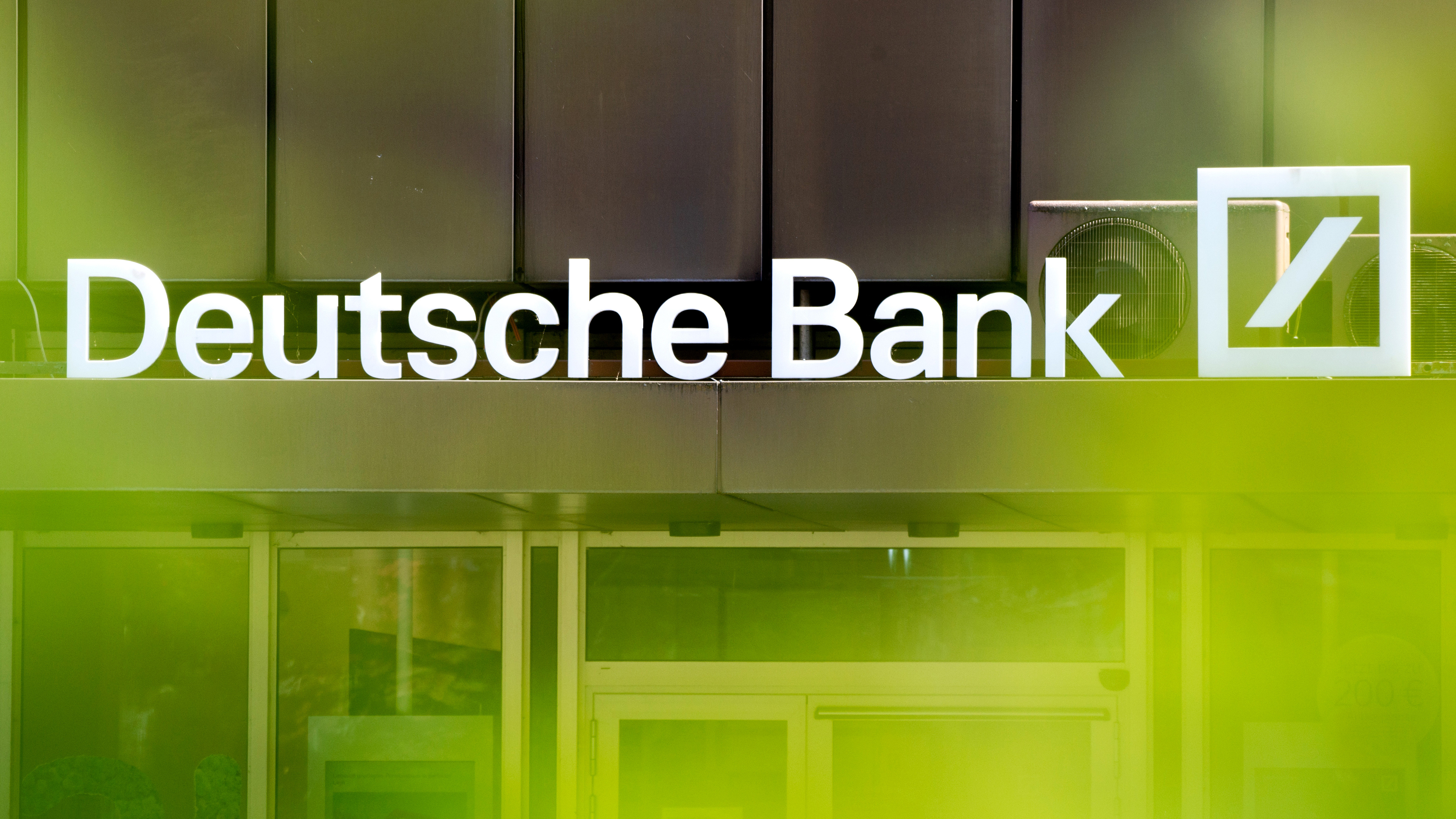 La familia Matutes estudia demandar a Deutsche Bank por venta de productos complejos
