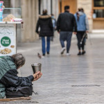 El riesgo de pobreza entre los jóvenes españoles es muy superior al de la UE