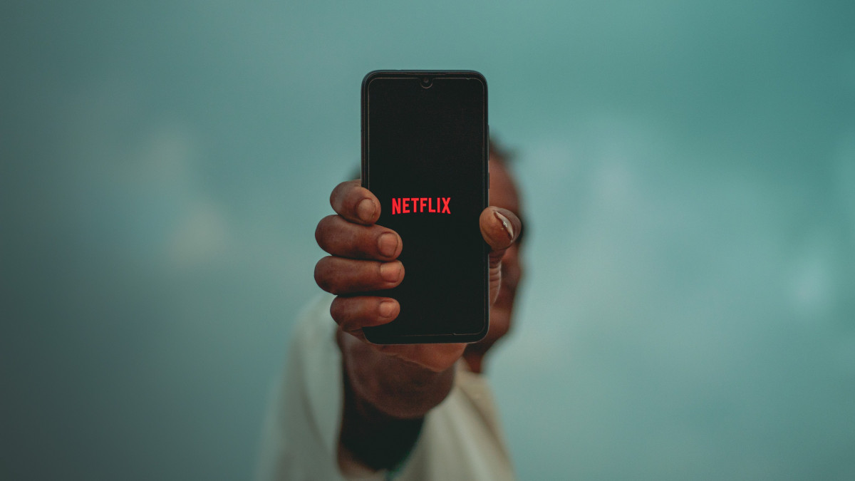 Netflix sigue cayendo en España: pierde un millón de suscriptores tras el veto a las cuentas compartidas