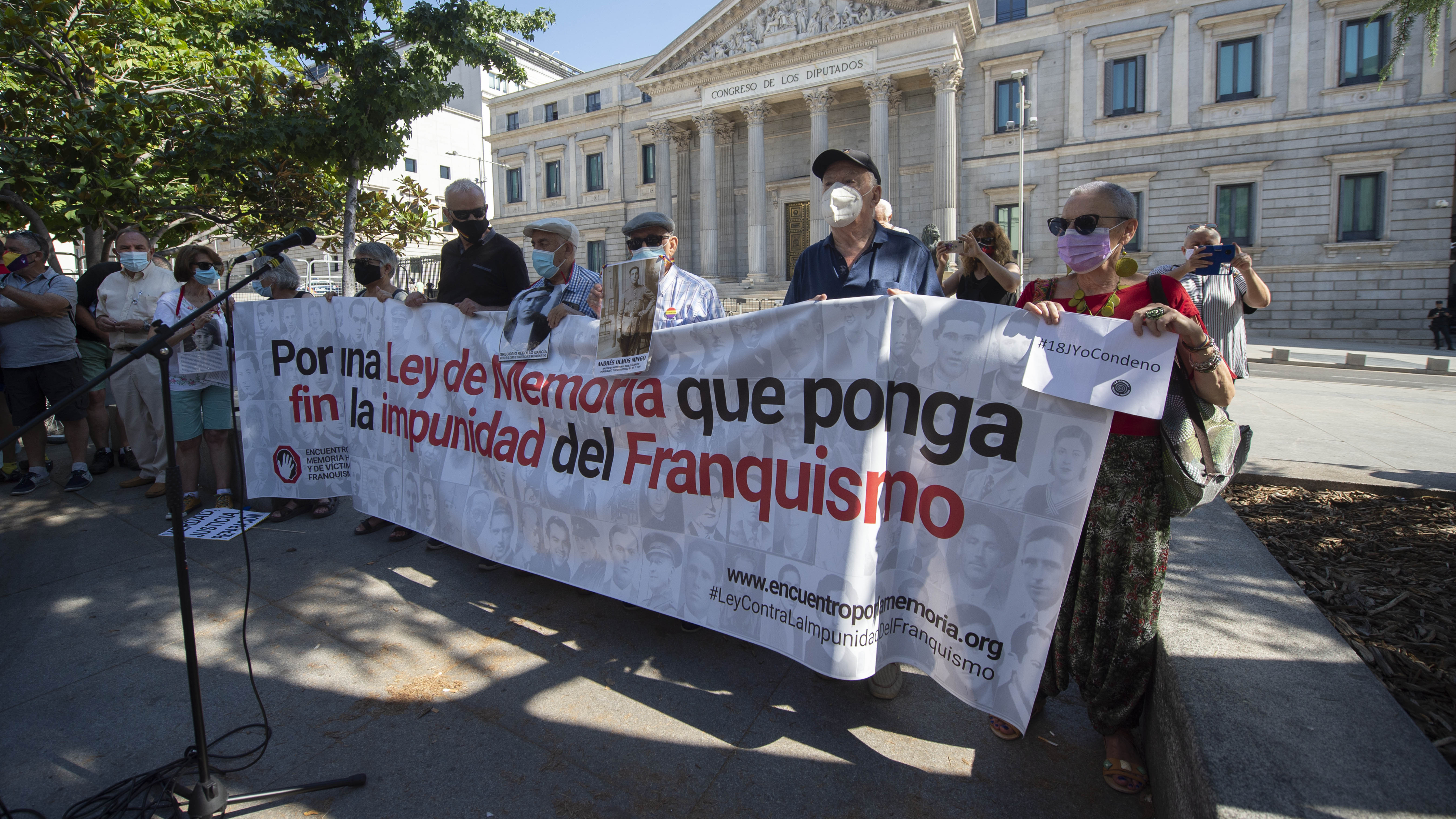 Fundación Franco insta al PP a luchar contra la ley de memoria democrática
