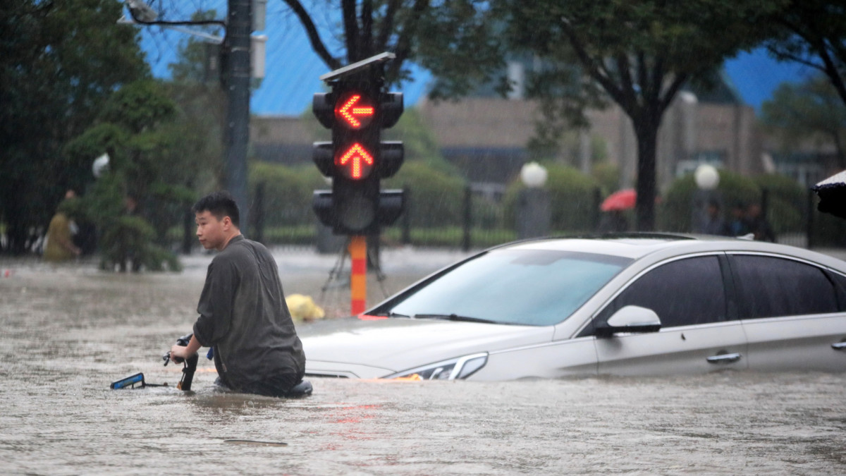 Las inundaciones en la provincia china de Henan dejan 71 muertos