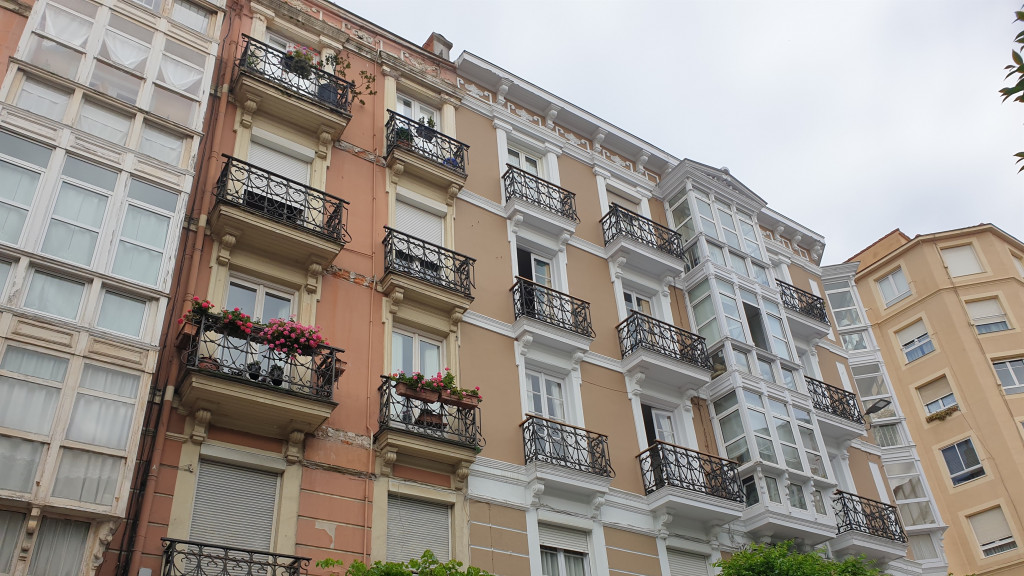 La hipoteca media sube en 73.000 euros en Baleares y en 44.000 en Madrid