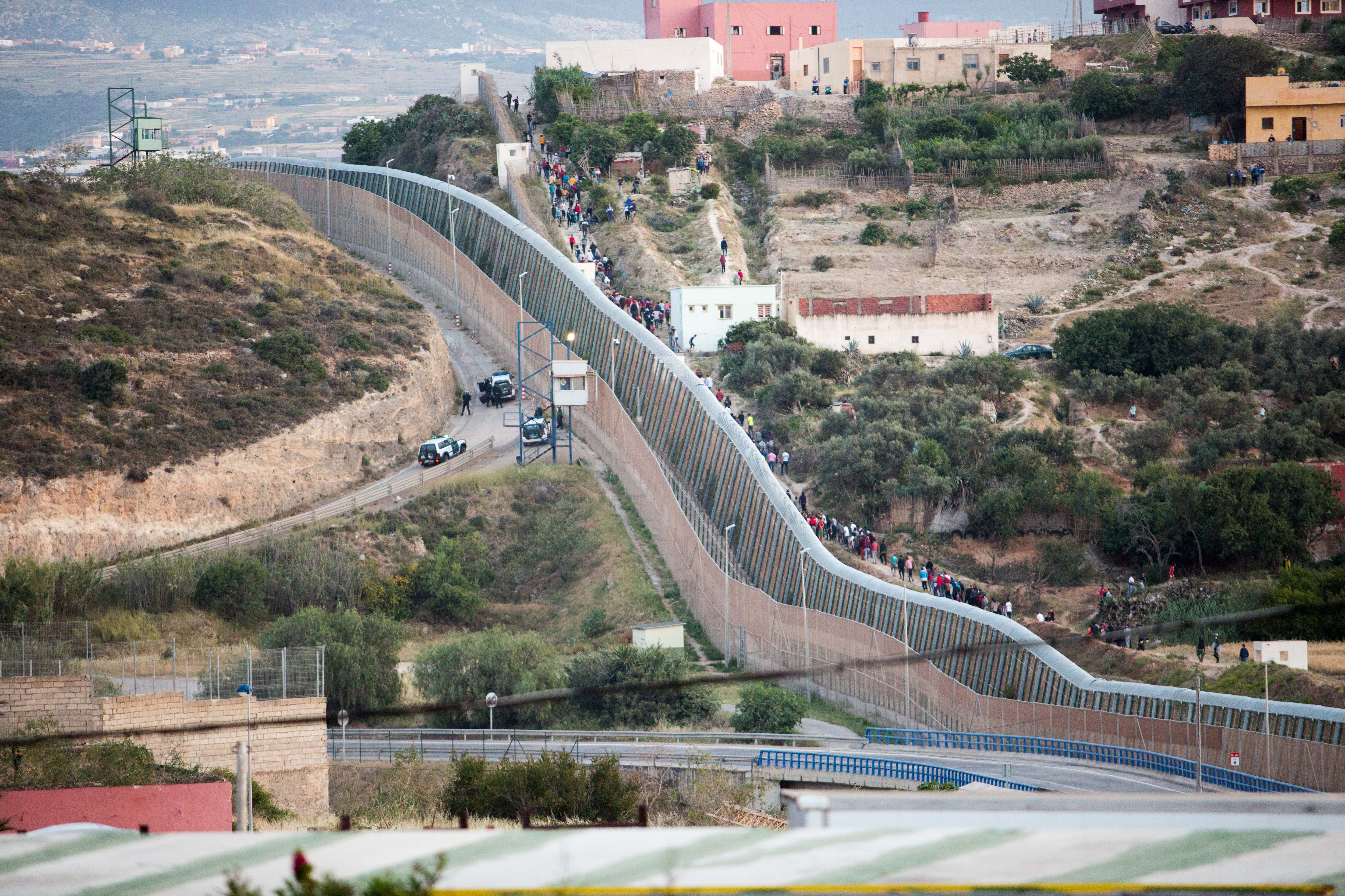 La FGE y la Fiscalía de Ceuta investigarán la repatriación de menores a Marruecos