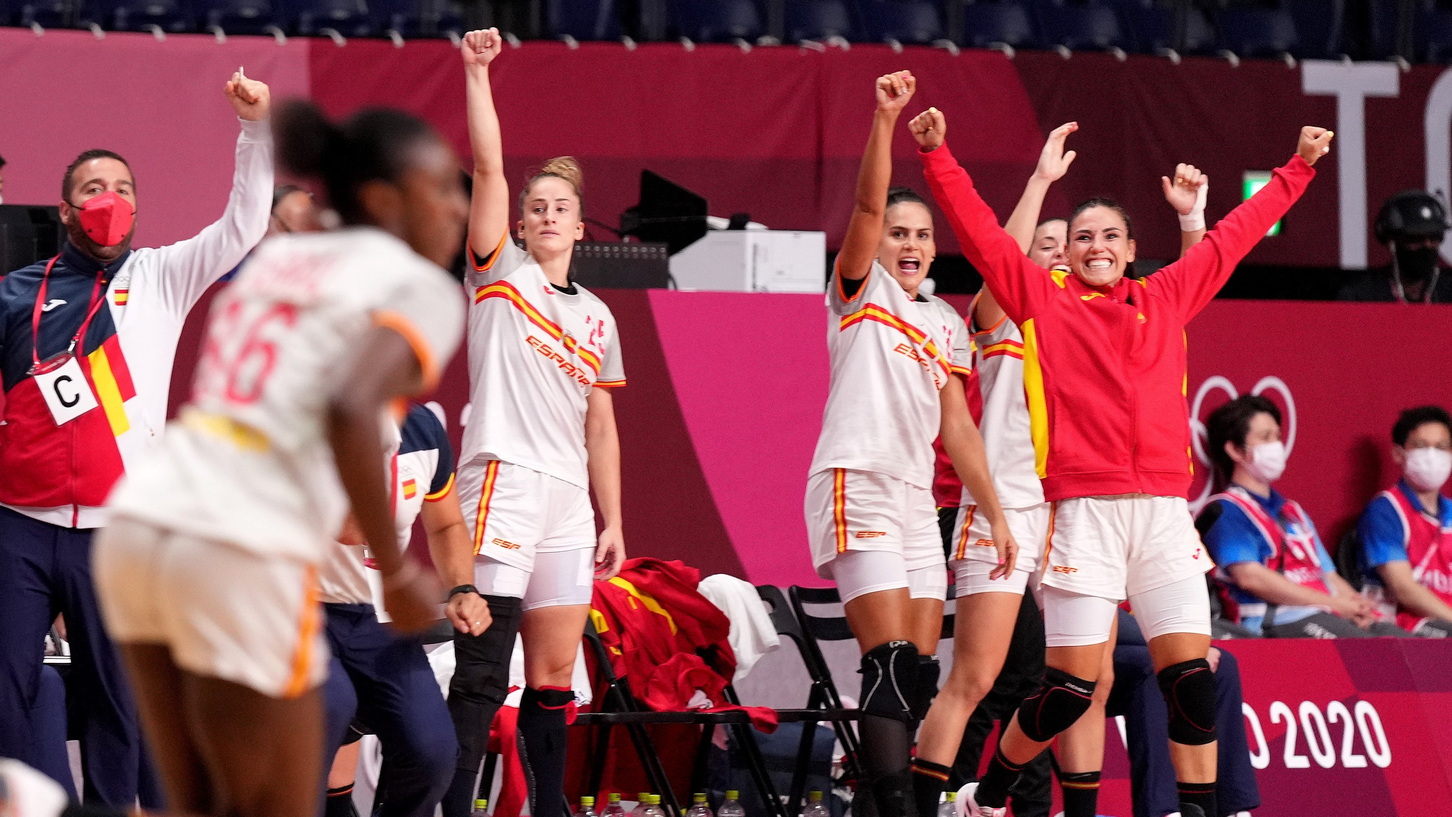 La selección femenina de balonmano sigue creciendo y se impone a Brasil en Tokio