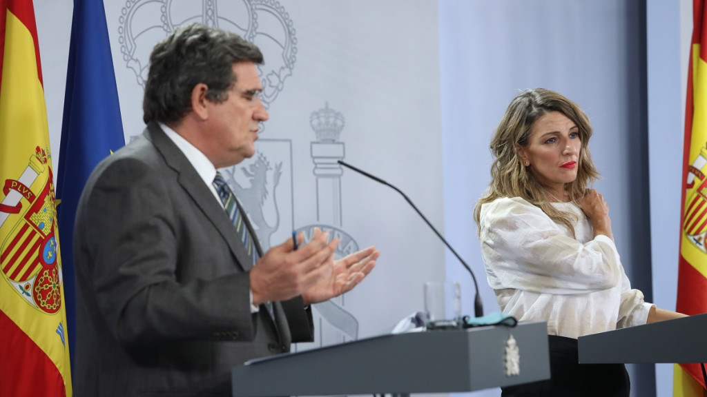 Escrivá y Díaz negociarán la retirada de los ERTE en septiembre.