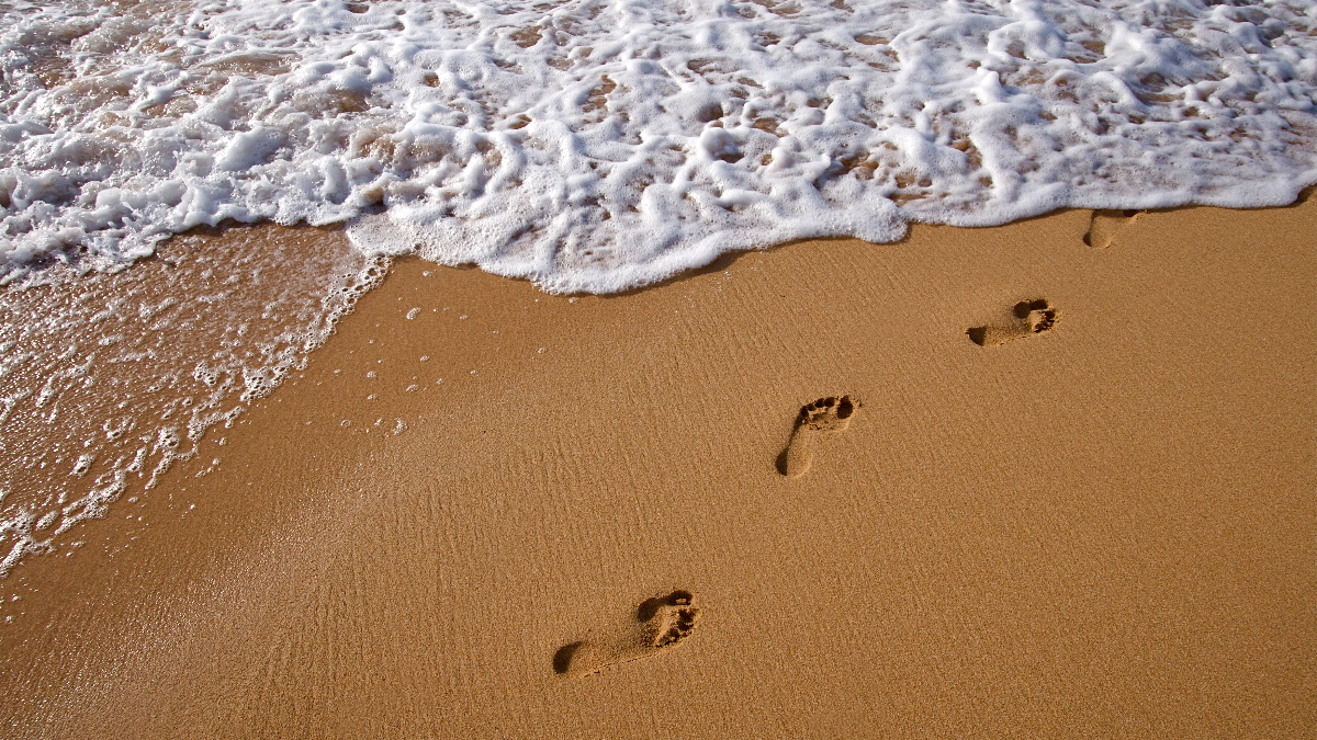 andar caminar playa riesgos arena inconvenientes