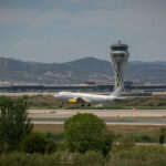Un avión en el aeropuerto de Josep Tarradellas Barcelona-El Prat (Cataluña)