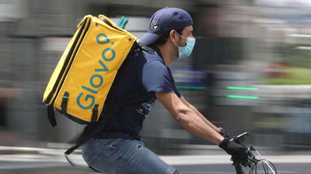 Los repartidores de Glovo denuncian que la nueva aplicación reduce sus ingresos