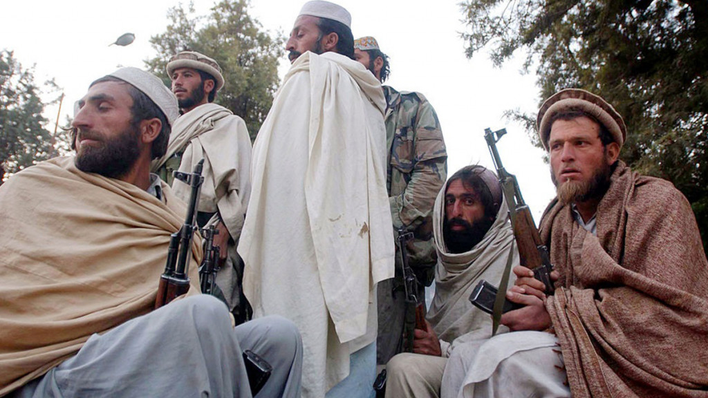 Los talibán toman su décima capital y ya controlan un tercio del total