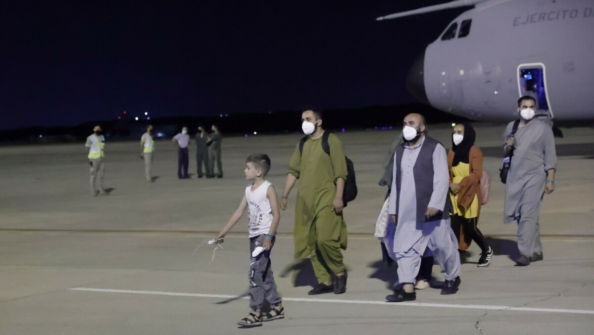 Últimas noticias de Afganistán, en directo: llega a Madrid el primer avión con evacuados