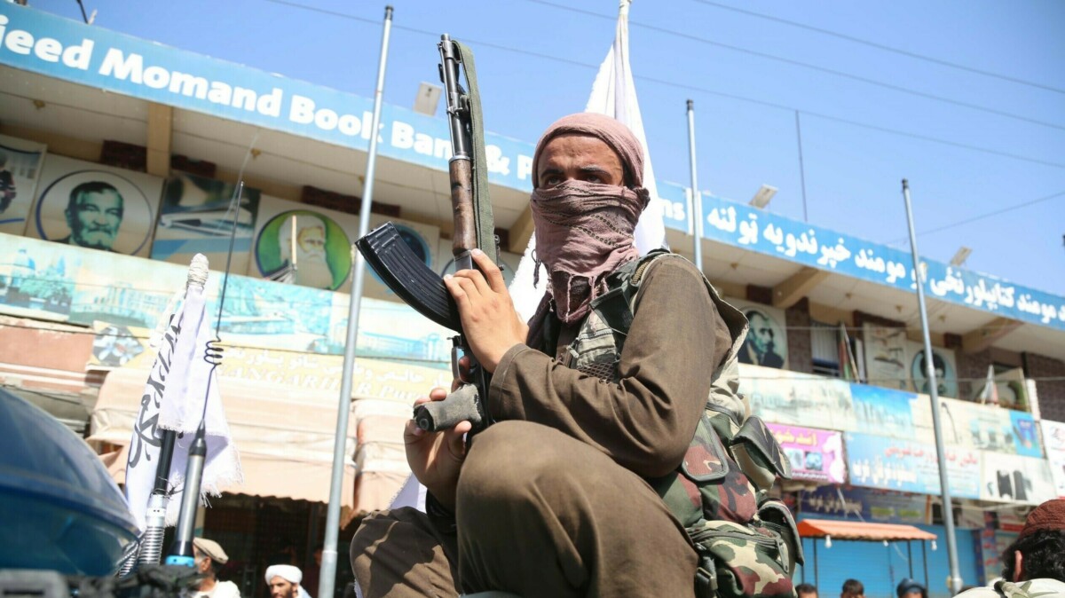 Talibán en los coches de choque