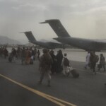 Uno de los aviones españoles en el aeropuerto de Kabul, Afganistán.