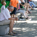 España tiene dos empleados por pensionista, tasa que caerá en las próximas décadas