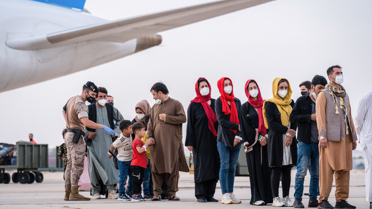 "Se buscan traductores de pastún", el tuit que dio voz a los refugiados afganos en España