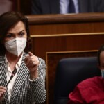 El PSOE apoya en Europa la resolución de un 'informe LGTBI+' que atacaba a Carmen Calvo