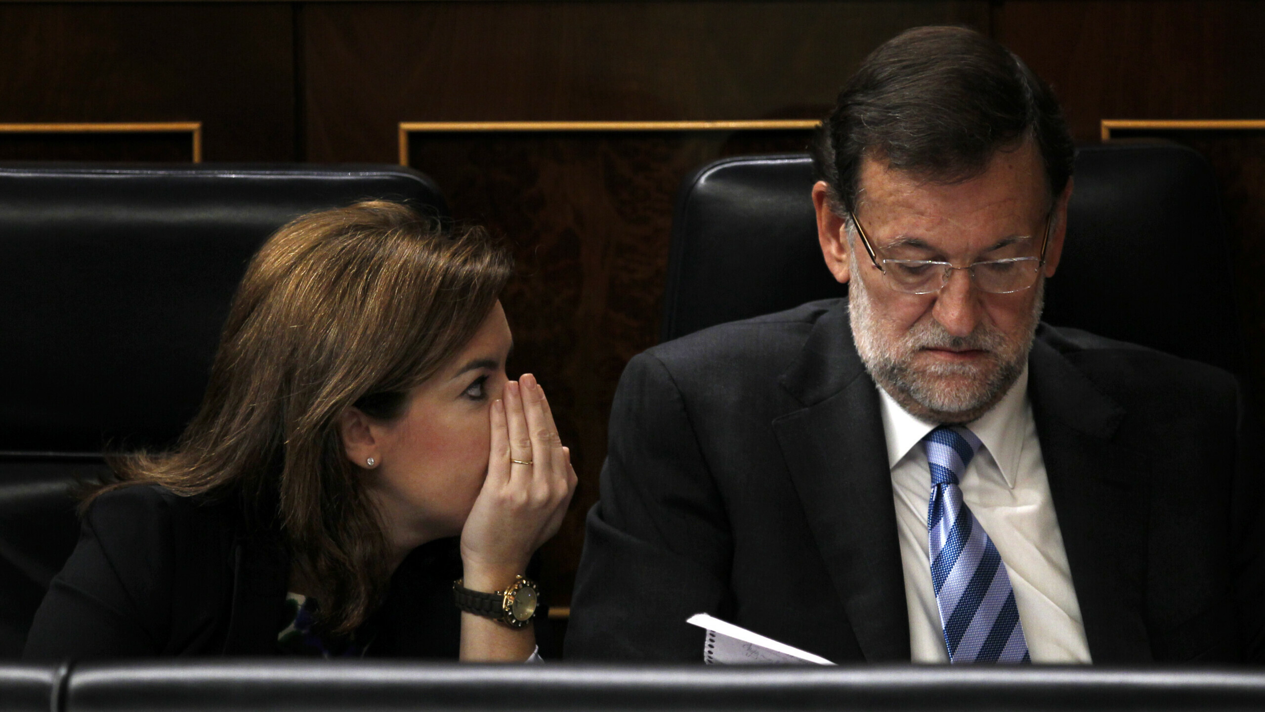 Rajoy junta a Sáenz de Santamaría y otros exministros en una terraza de Madrid