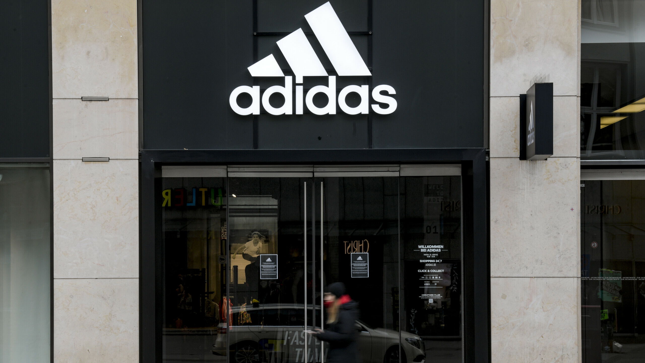 Adidas vende Reebok a Authentic Brands Group (ABG) por 2.100 millones