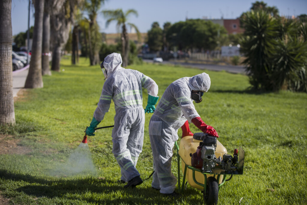 Imagen de archivo de una fumigación contra el virus del Nilo Occidental.