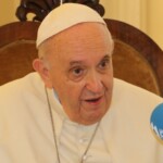 El Papa despeja las dudas sobre su salud: "Llevo una vida totalmente normal"