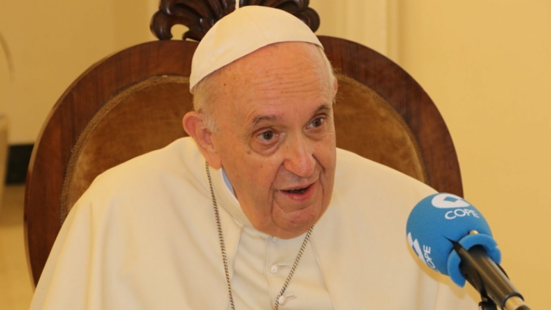 El Papa despeja las dudas sobre su salud: "Llevo una vida totalmente normal"