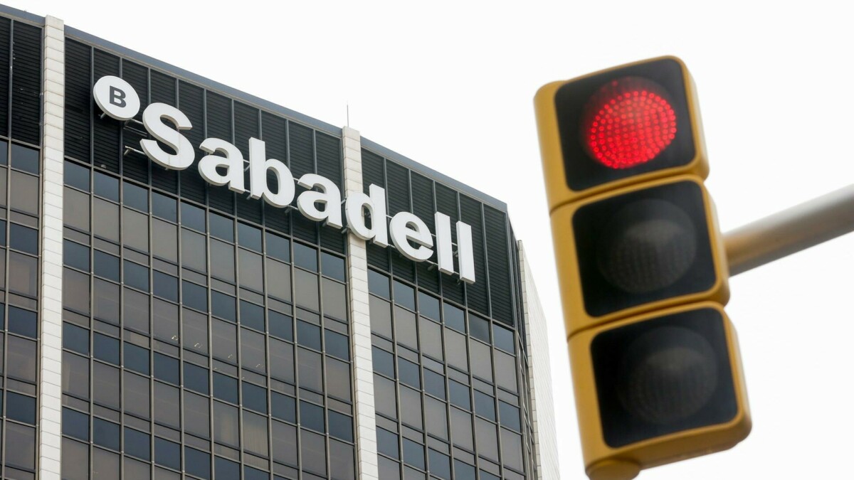 Sabadell ofrece reducir a 1.555 la cifra de afectados por el ERE planteado en la entidad