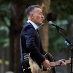 Bruce Springsteen actúa durante la ceremonia de Conmemoración de las víctimas del 11S.