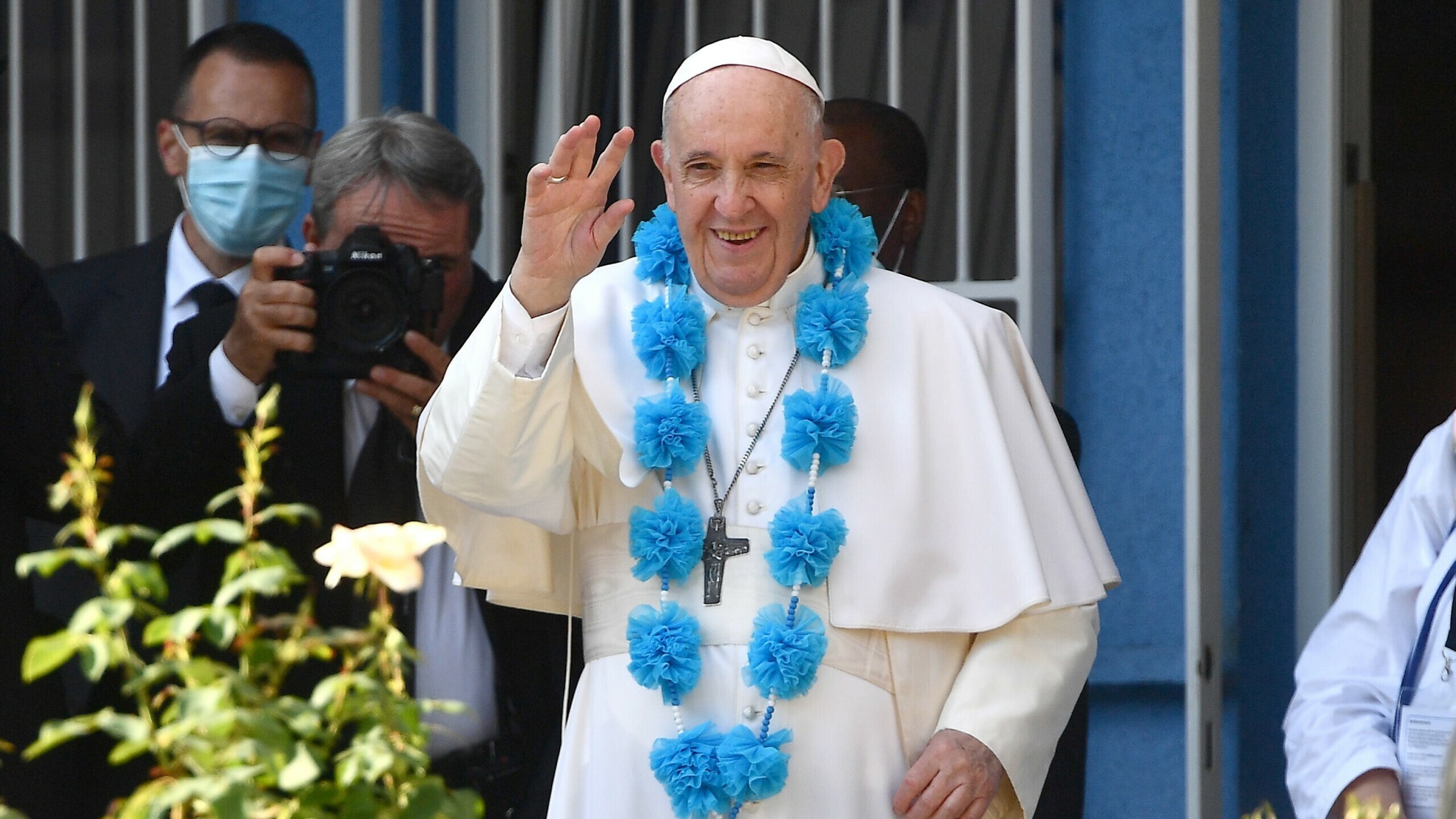 El papa apoya leyes civiles para las parejas homosexuales, pero no matrimonio