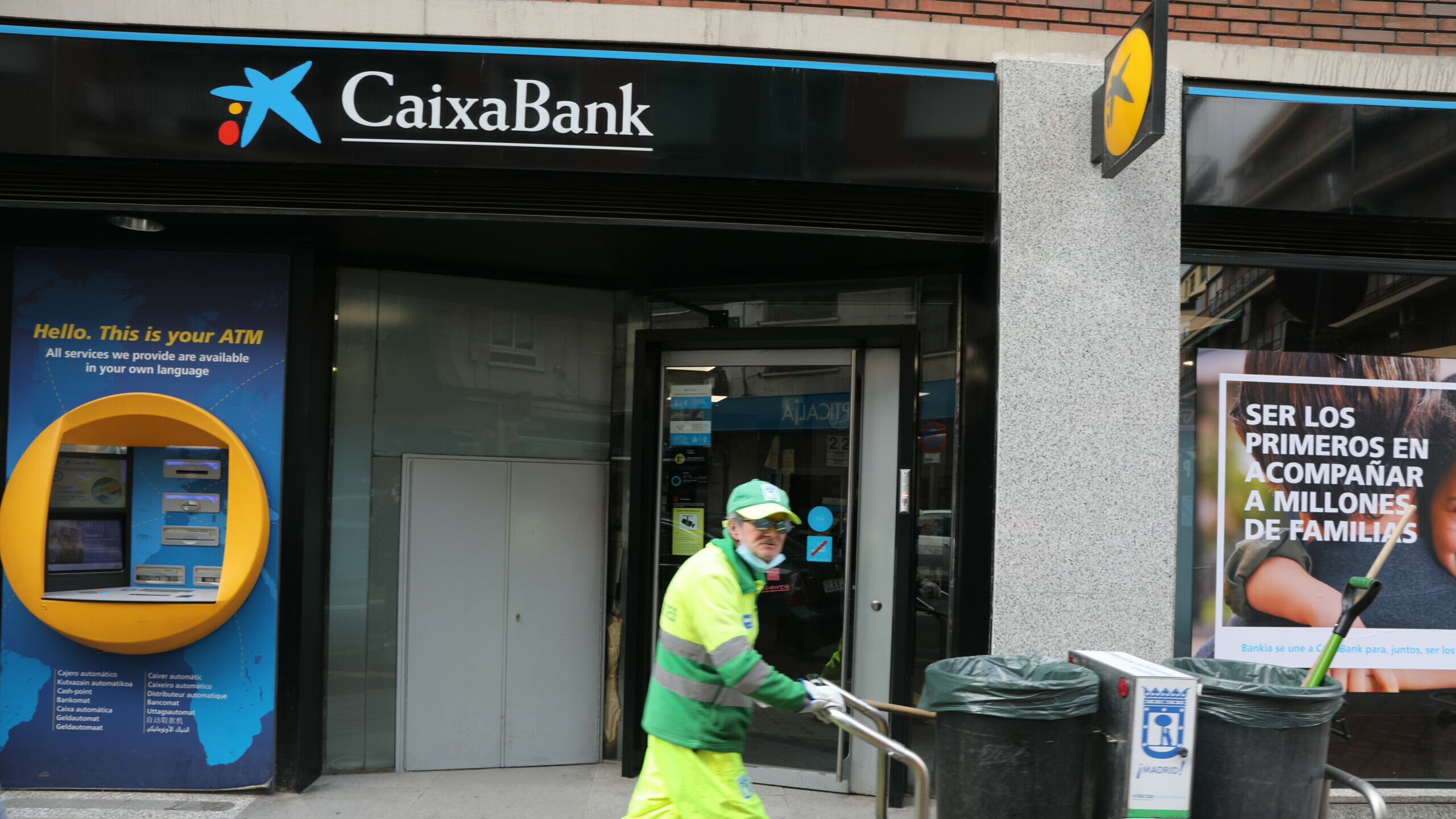 CaixaBank, condenado a devolver 52.000 euros a una empresa que invirtió en un bono de Abengoa