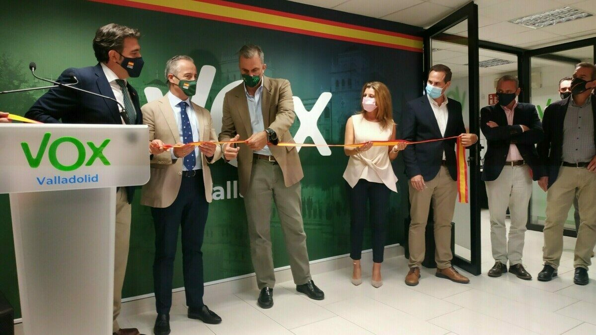 Vox alcanza los 10.000 afiliados en Castilla y León y con Óscar Puente en la diana