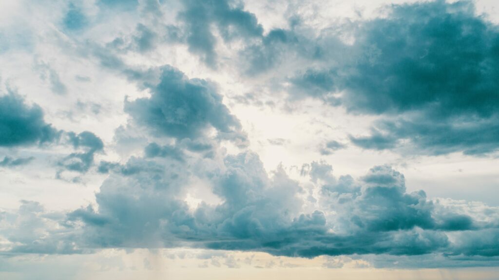 El tiempo hoy Aemet: el cielo estará nublado en el norte y el este peninsular y más despejado en el resto este miércoles