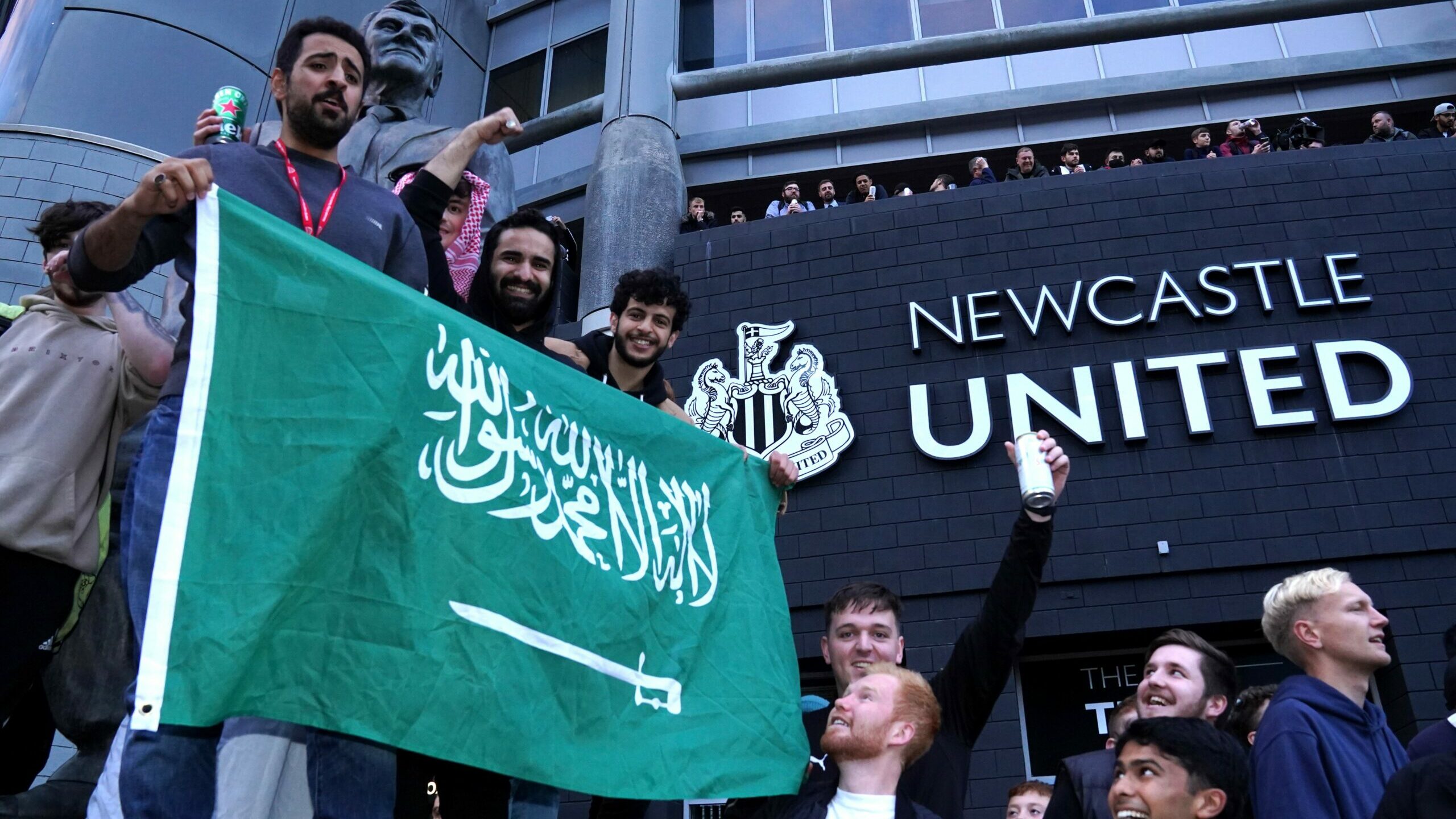 La Premier League da luz verde a la compra saudí del Newcastle